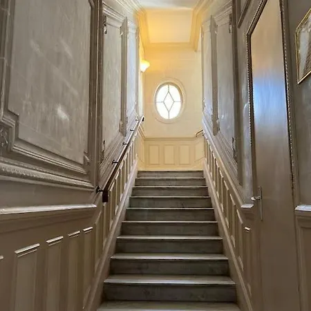 Exceptionnel Belle Epoque Avec Grande Terrasse Plein Sud アパート