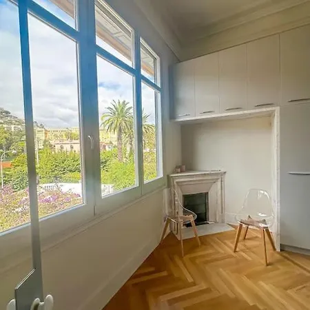 Exceptionnel Belle Epoque Avec Grande Terrasse Plein Sud * ニース