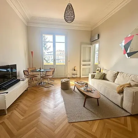 Exceptionnel Belle Epoque Avec Grande Terrasse Plein Sud アパート